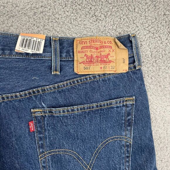 Levi's 501 Jeans Men 42x32 Blue Dark Wash Button Fly Straight Fit Denim - Picture 8 of 13